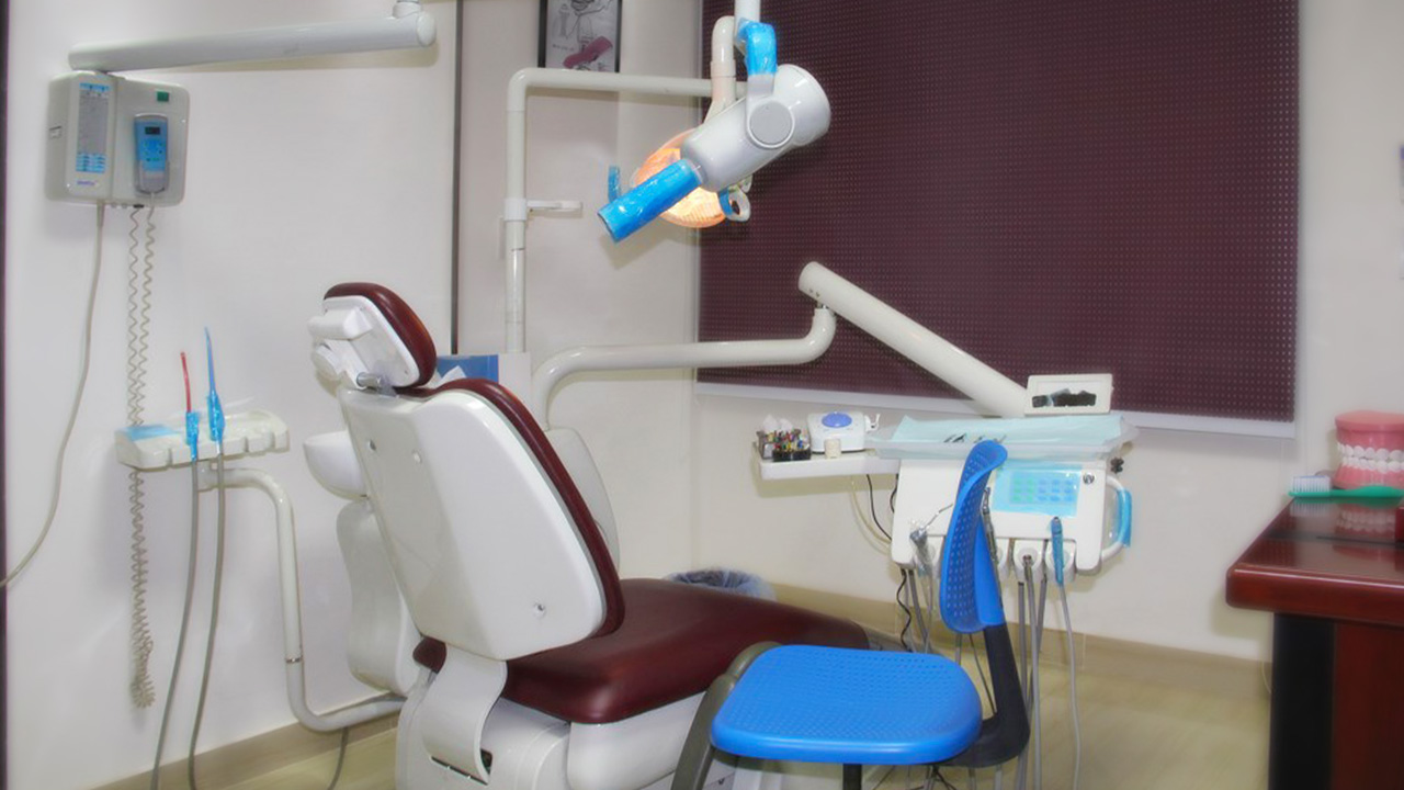 elite-smile-clinics-elgazaer-1 Dental chair and equipment at Elite Smile Clinics Elgazaer branch
