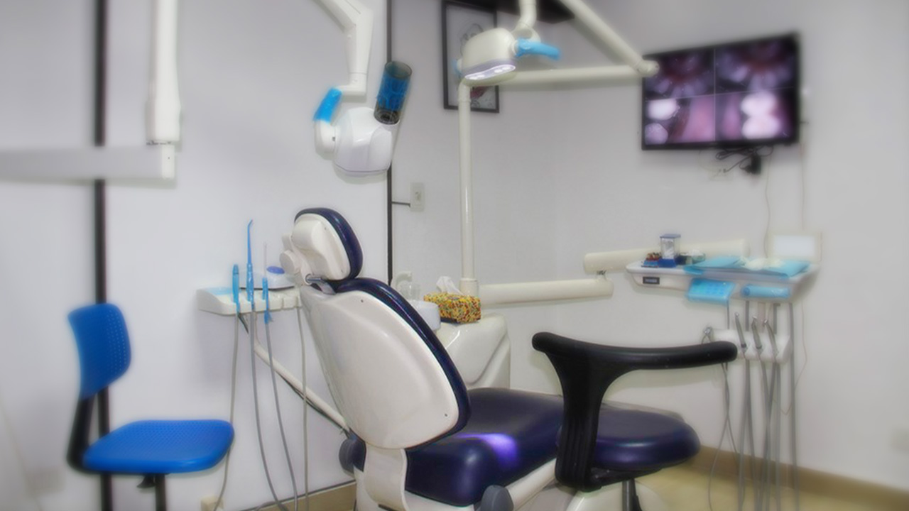 elite-smile-clinics-elgazaer-4 Dental operation room at Elite Smile Clinics Elgazaer branch