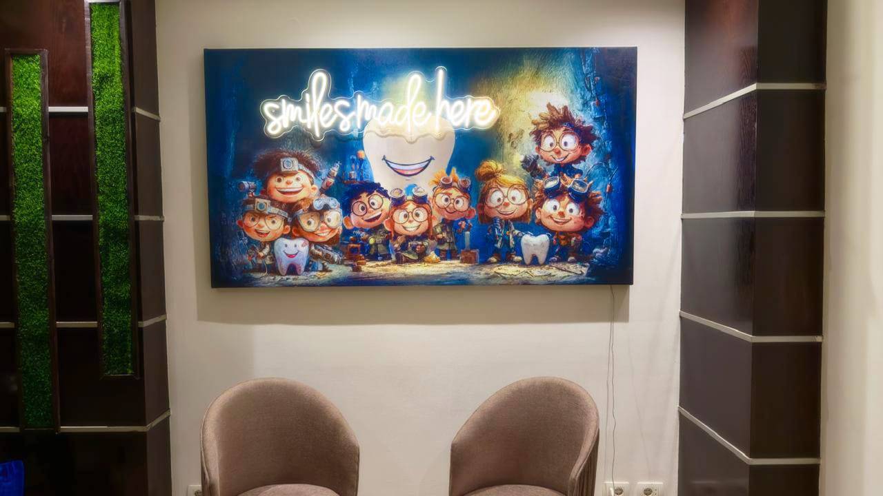 elite-smile-clinics-elnasr-6 Smile Made here mural at Elite Smile Clinics Elnasr - dental clinic Cairo working hours