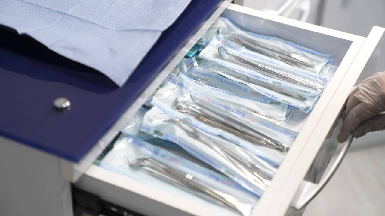 elite-smile-clinics-new-cairo-9 Sterilized dental tools at Elite Smile Clinics New Cairo